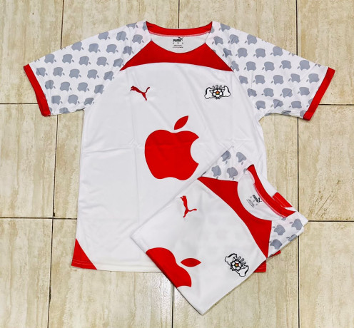 de-nouveau-maillot-disponible-big-3