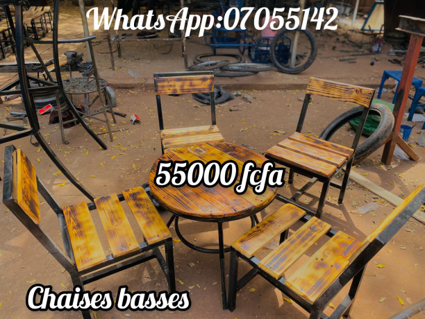 ensemble-de-chaises-basses-et-table-big-1
