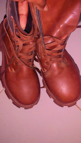 chaussure-montante-pour-femme-big-0
