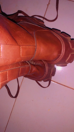 chaussure-montante-pour-femme-big-1