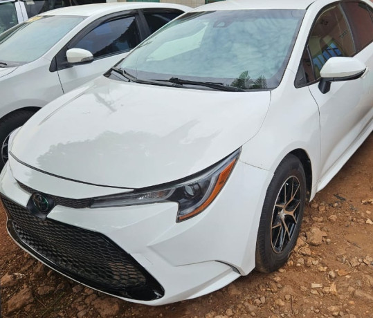 toyota-corolla-le-2020-big-2