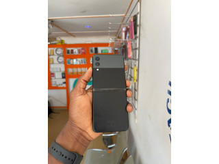 Samsung z flip 3 5G/ 256gb/8gb ram