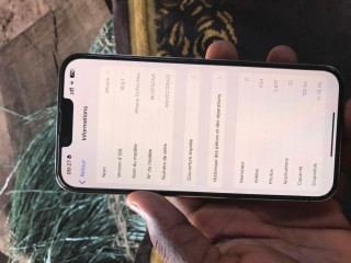 Un téléphone 13pro max disponible
