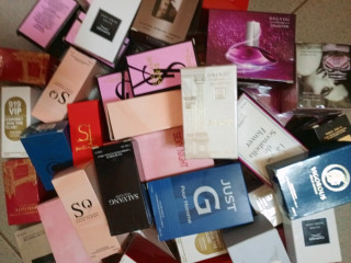Parfums de marque en miniatures à 1000fcfa