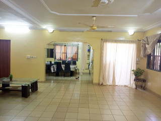 UN TRIPLEX DE 10  PIÈCES  À LOUER DANS LA ZONE C DE OUAGA2000 SUR PERFECTOR IMMOBILIER