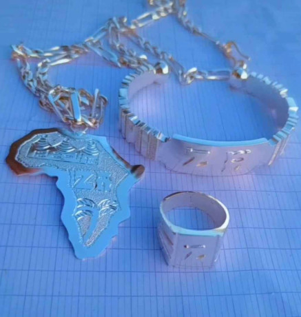 nous-vous-offrons-des-bijoux-de-tres-bon-qualite-big-2