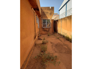 Une villa en vente à somgandé dans la cité