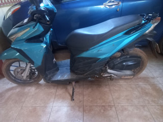 Moto scooter à vendre