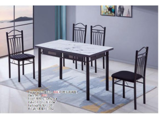 Table à manger 4 chaises