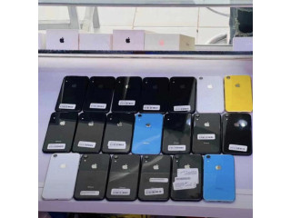 IPhone XR     128GB usa