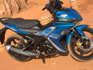 Exiteur 155 bloc moteur intact très opérationnel  995.000f papier complet whatsapp 79578015 troc possible