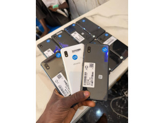 SAMSUNG A20 32G/3G de ram usa