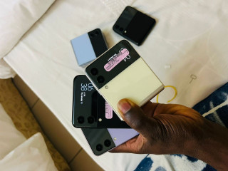 SAMSUNG ZFLIP3 256G usa