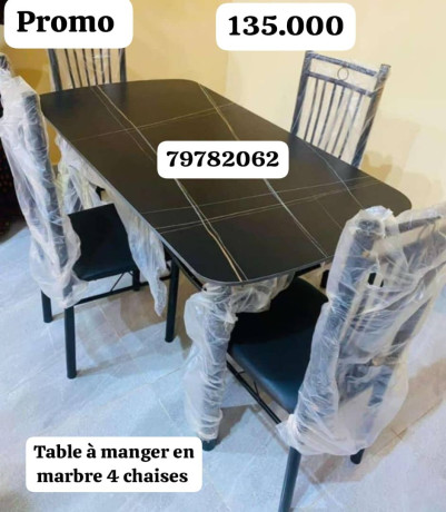 table-a-manger-en-marbre-big-0