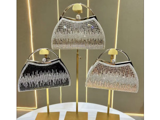 Sac à main - Pochette Incrustée de Diamants  Élégance & Chic