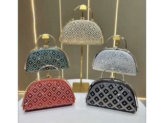 Sac à Bandoulière Élégant Incrusté de Diamants  Luxe & Style